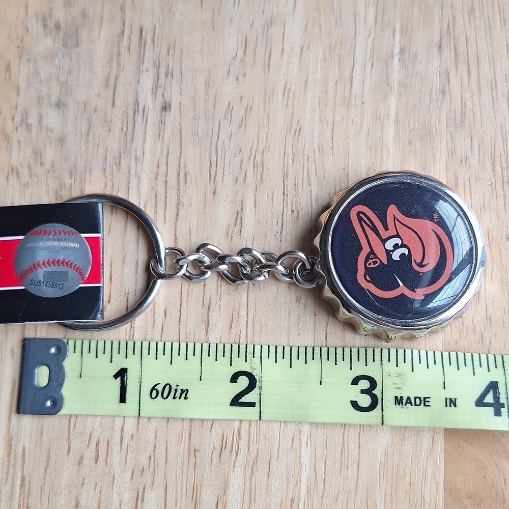 MLB Baltimore Orioles Bottle Cap Keychain - Picture 3 of 3